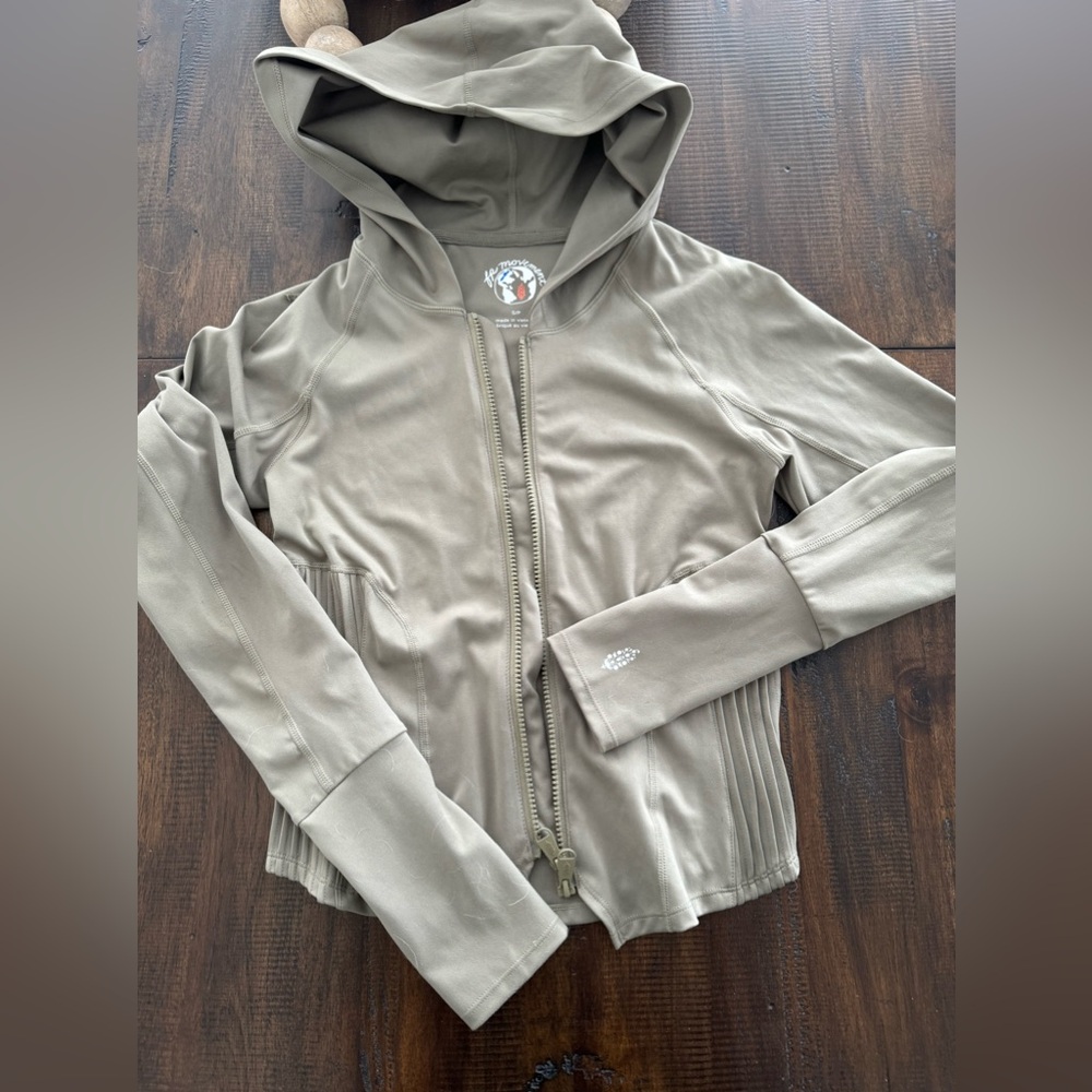 NWOT free people movement full zip jacket | Olive | Size Small